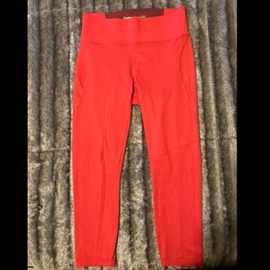 OUTDOOR VOICES 3/4  LEGGINGS. MEDIUM